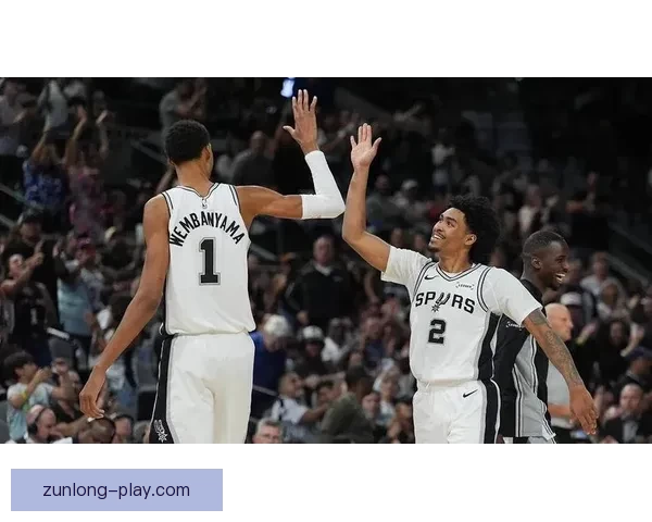 马刺主帅透露文班脚踝轻微不适赛后将进行冰敷